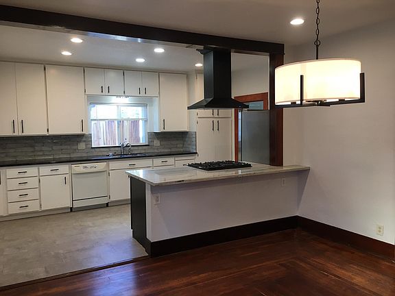3rd image of 205 Sierra Blvd