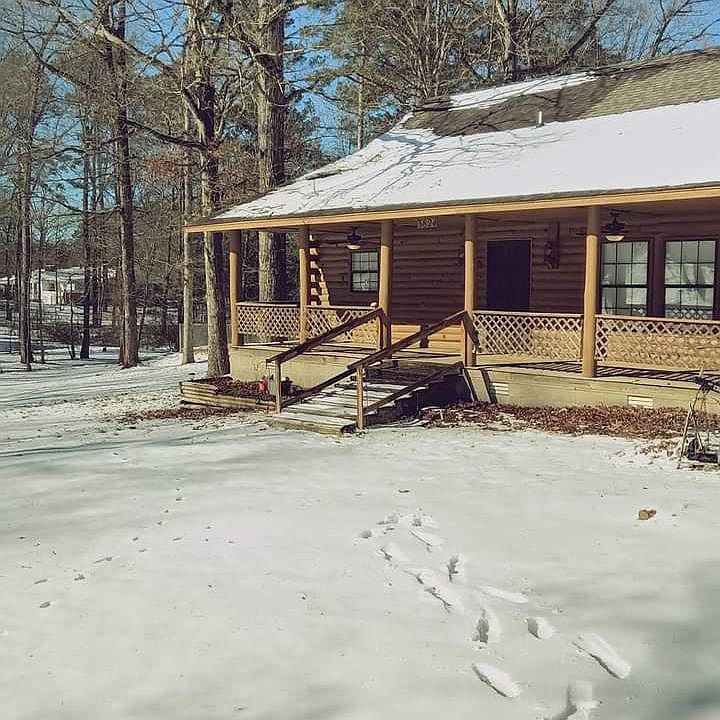 1st image of 3824 Vinson Rd