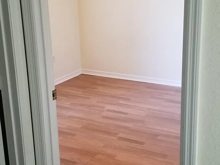 1337 Hampstead Ter — Photo 16