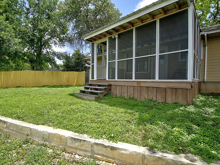 117 Dover Dr — Photo 32