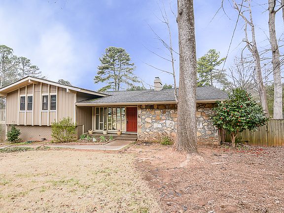 2nd image of 3798 Cloudland Dr SE