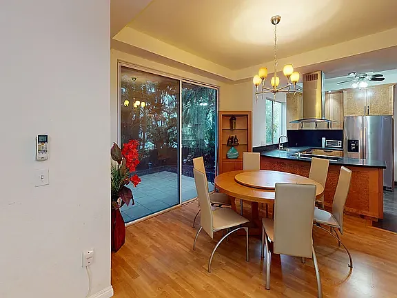 3 bed, 2.5 bath, 1223 sqft, $3,998 — Photo 4