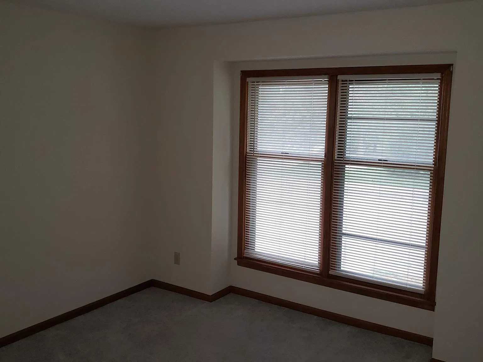 2 bed, 1000 sqft, $875 — Photo 4