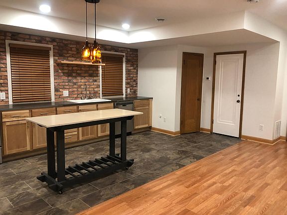 2nd image of 3811 Minnehaha Ave #B