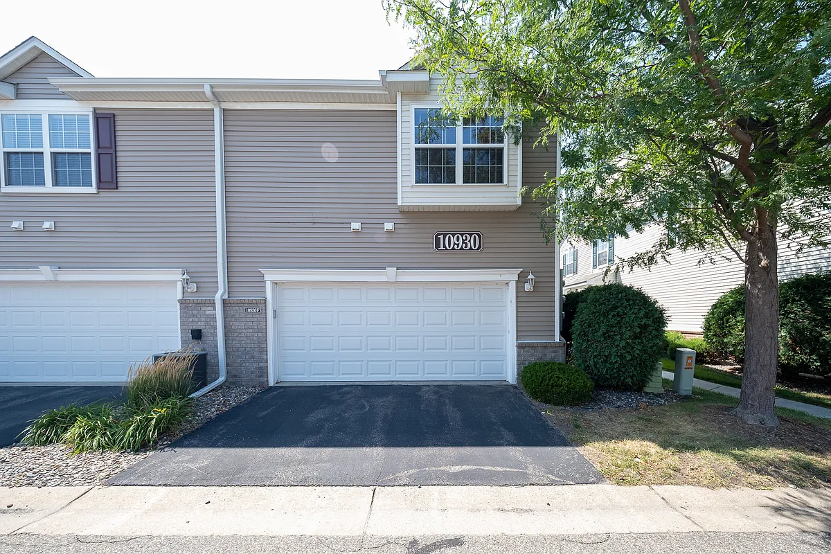 Building Photo - 10930 Fergus St NE #F