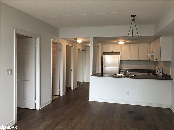 5th image of 12 Royal Parkside Dr #301