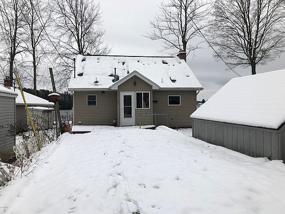 2nd image of 6326 E Lake St