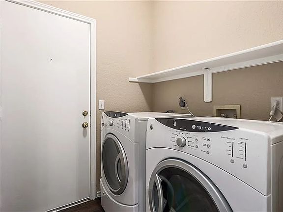 5th image of 9618 Woodvale Dr