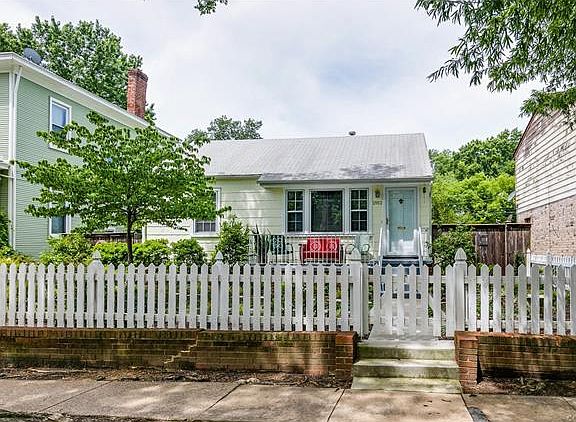 3rd image of 2912 Griffin Ave