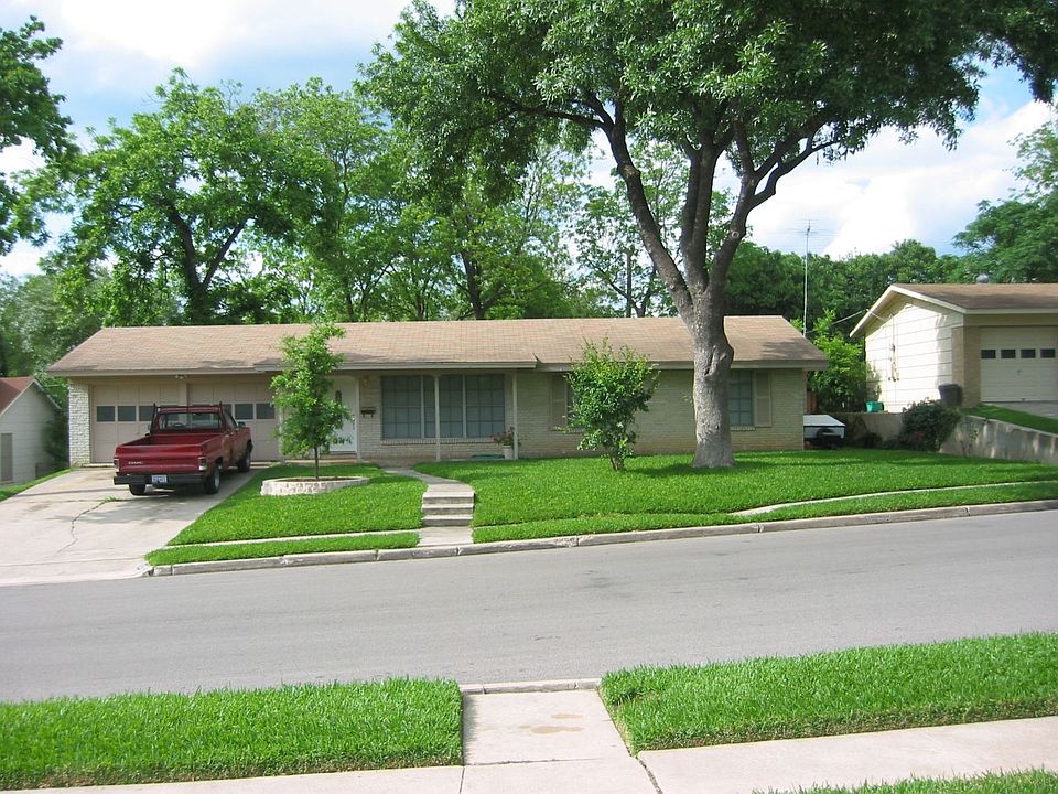 1st image of 327 Redcliff Dr