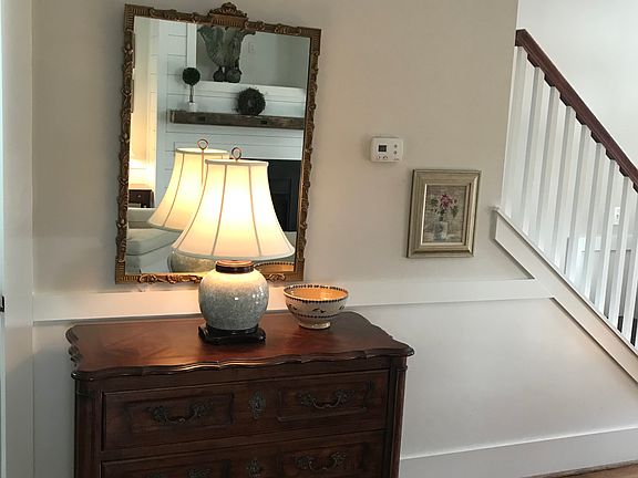 5th image of 1057 Phillips Park Dr