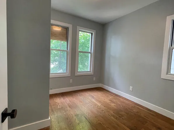 112 Duncan Avenue image 4 of 8