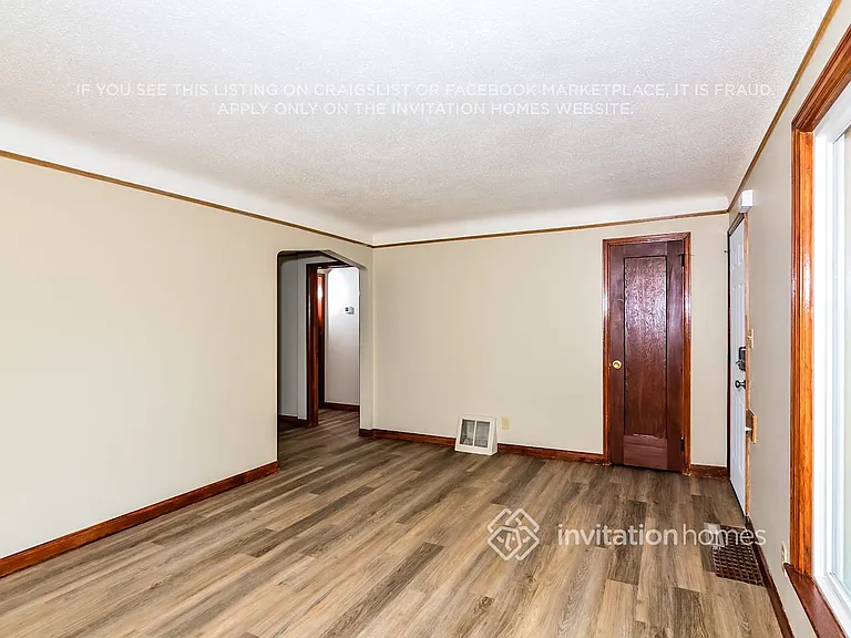 3729 Noble Ave N — Photo 6