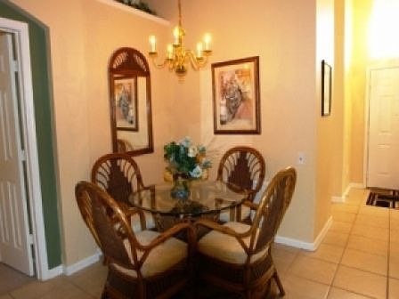 WP4P8072KP-dining-area