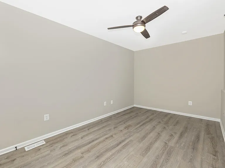 205 N Market St #2D — Photo 32