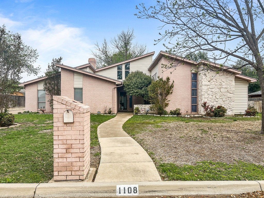 1108 Rockmoor Dr, Edgecliff Village, TX 76134 Zillow