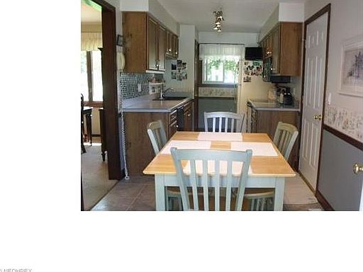 4th image of 20282 Applewood Ln