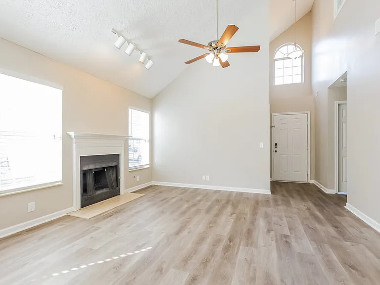 3521 Glenfalls Dr — Photo 5