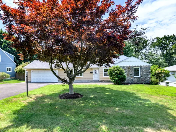 36 Samuel Street, Trumbull, CT 06611