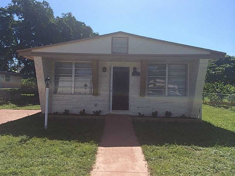 1st image of 713 NW 1st St