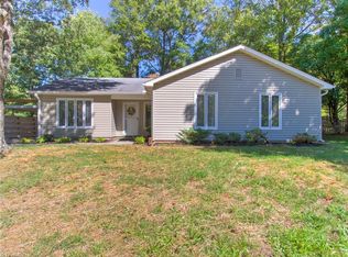 2305 Bracyridge Rd, Greensboro, NC 27407