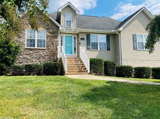 121 Oakshire Ct, Mocksville, NC 27028