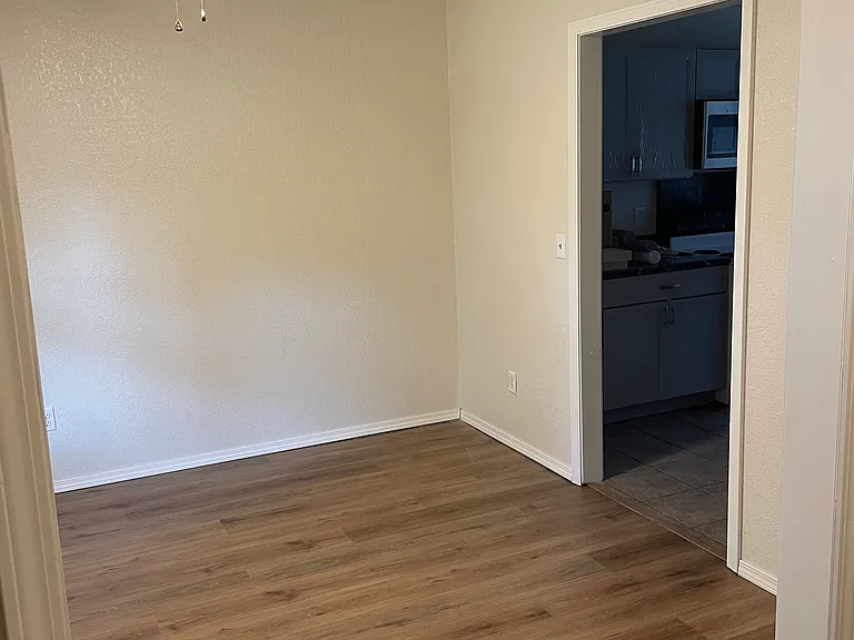2809 E El Paso St — Photo 7