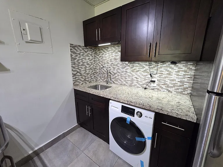 720 NE 2nd St #2 — Photo 4