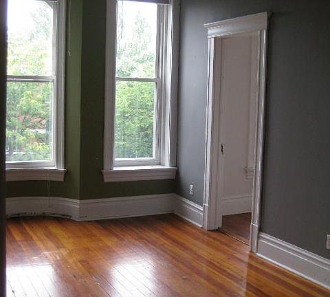 4th image of 1345 N Maplewood Ave #3
