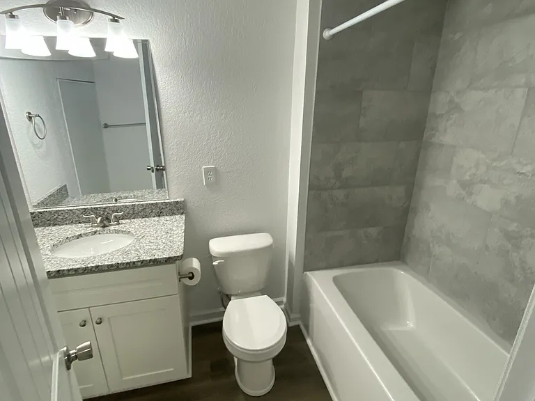603 Oak St — Photo 13
