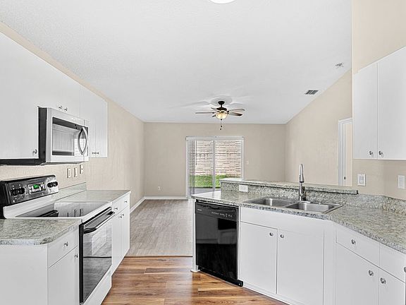 5th image of 2547 Deercroft Dr
