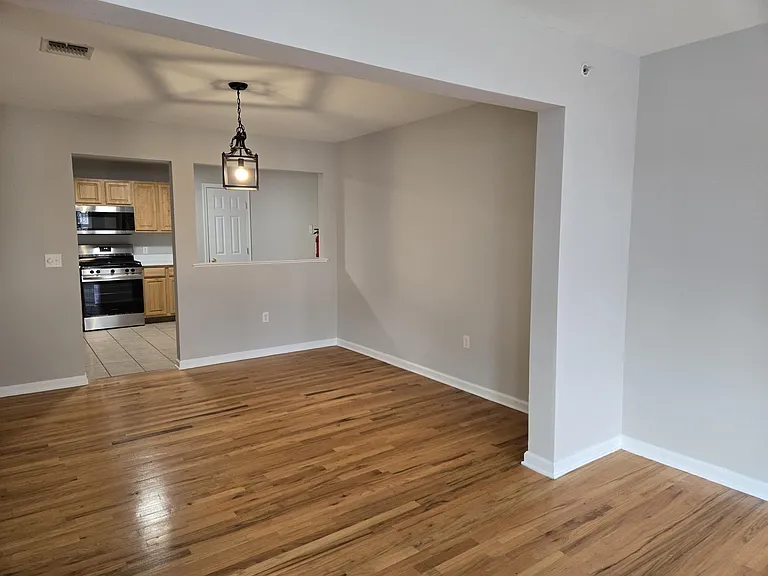 211 Pinelli Dr — Photo 5