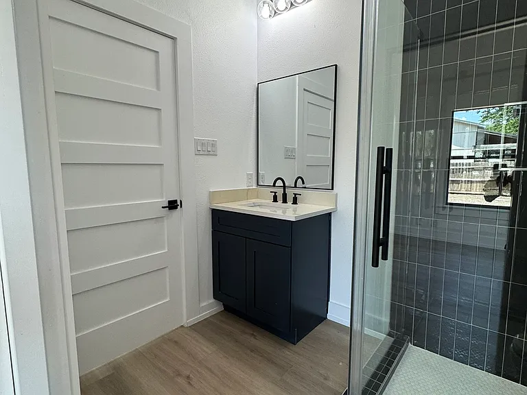 105 Forrest Ave — Photo 16