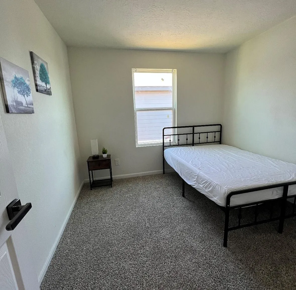 4 bed, 2.5 bath, 2036 sqft, $754 — Photo 1