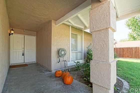 5th image of 15357 Pine Ave