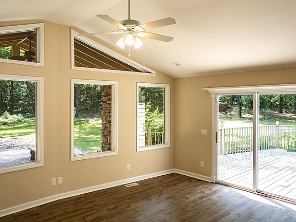 4th image of 308 Lakeview Dr