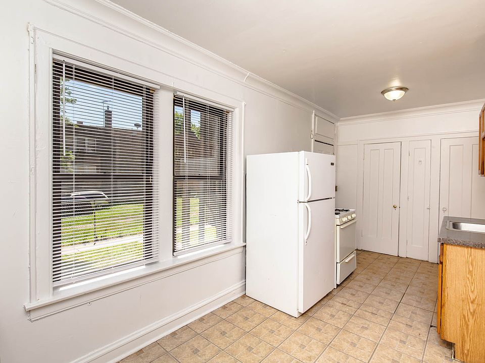 1st image of 1039 E 80th St APT 1