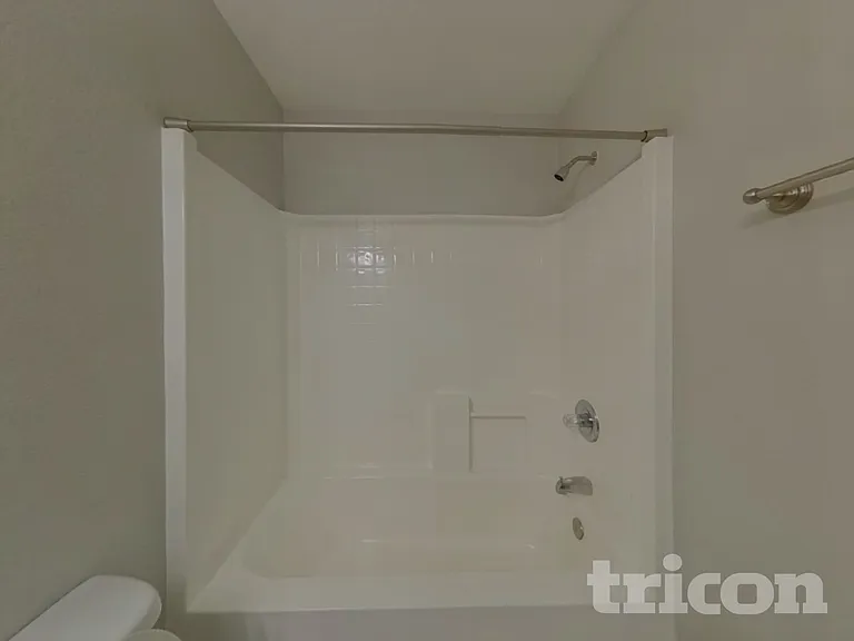 6910 Meadow Bend Dr — Photo 14