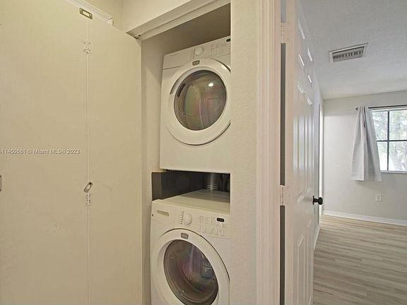 3rd image of 6030 SW 19th Place