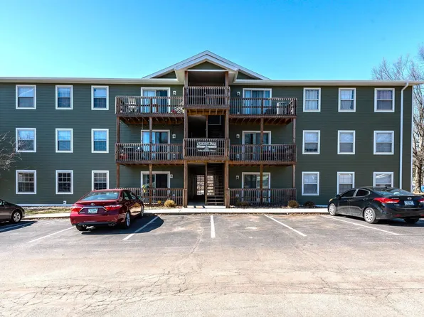 3200 E John Hinkle Pl #A9, Bloomington, IN 47408