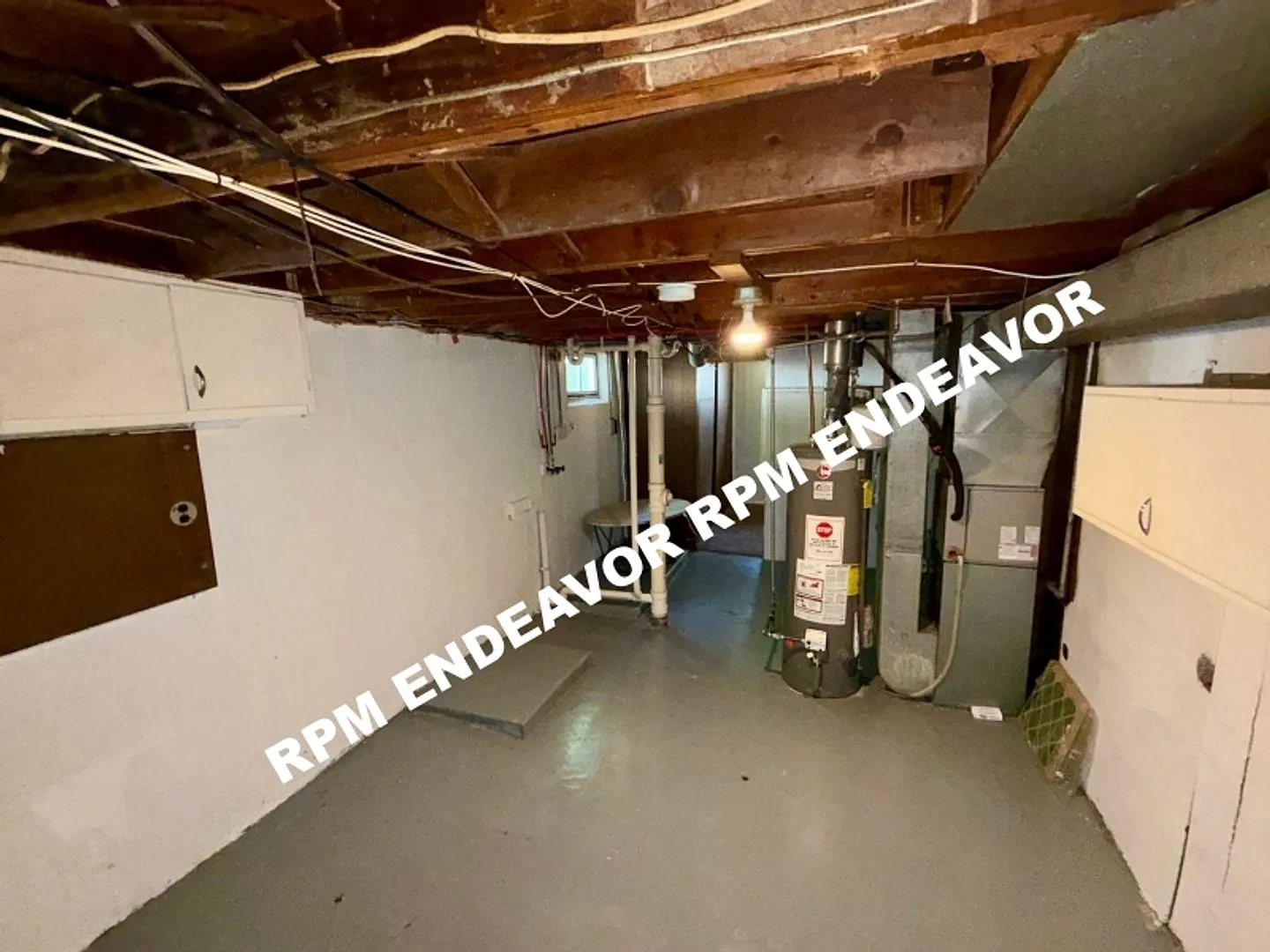 3-Bedroom Home with Hardwood Floors, Basement & Garage! — Photo 4