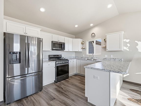 3rd image of 24008 Bridle Ridge Rd