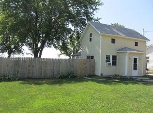 318 1st St SW, Badger, IA 50516