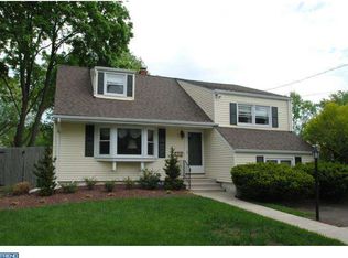 3 Green Briar Dr, Hamilton, NJ 08690