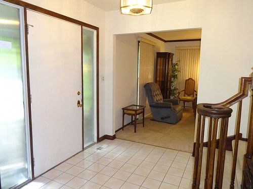 2nd image of 260 Essex Ct
