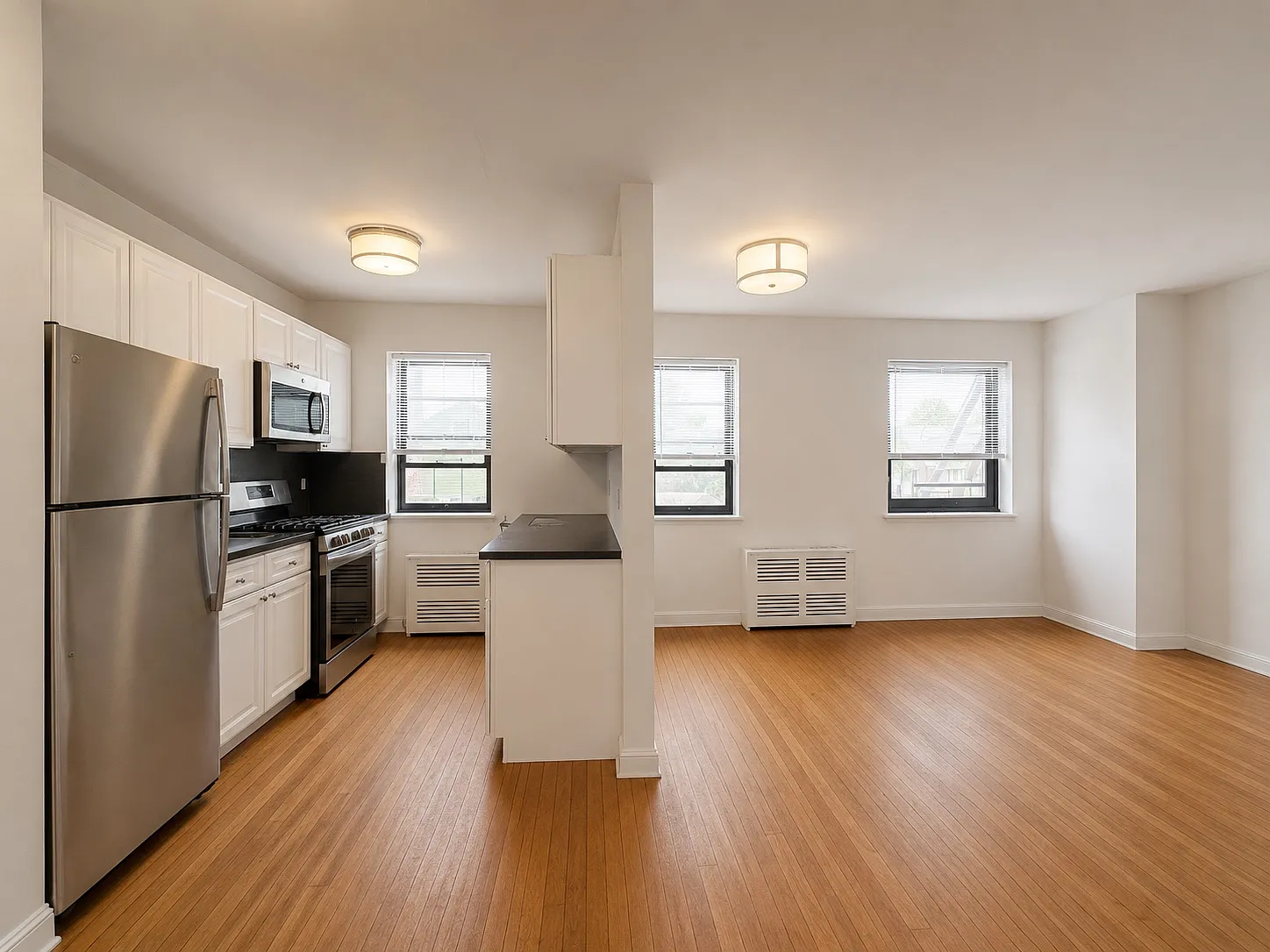 43rd Ave, Bayside — Photo 1
