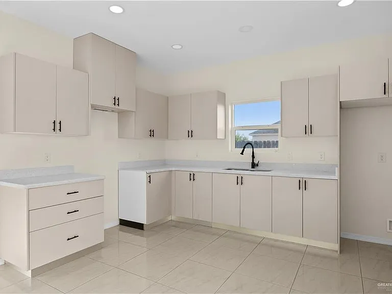 2308 San Pascual St — Photo 7