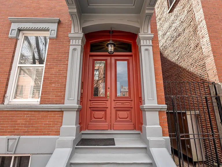 40 Chestnut St #2 — Photo 23