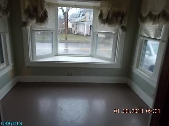 3rd image of 132 Elwood Ave