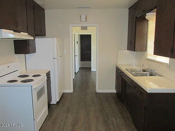 3rd image of 1122 E 1ST Avenue